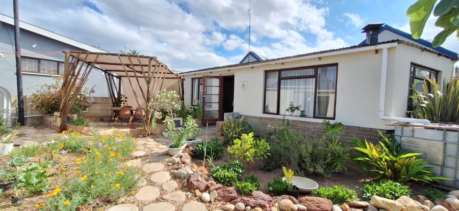 2 Bedroom Property for Sale in Albertinia Western Cape